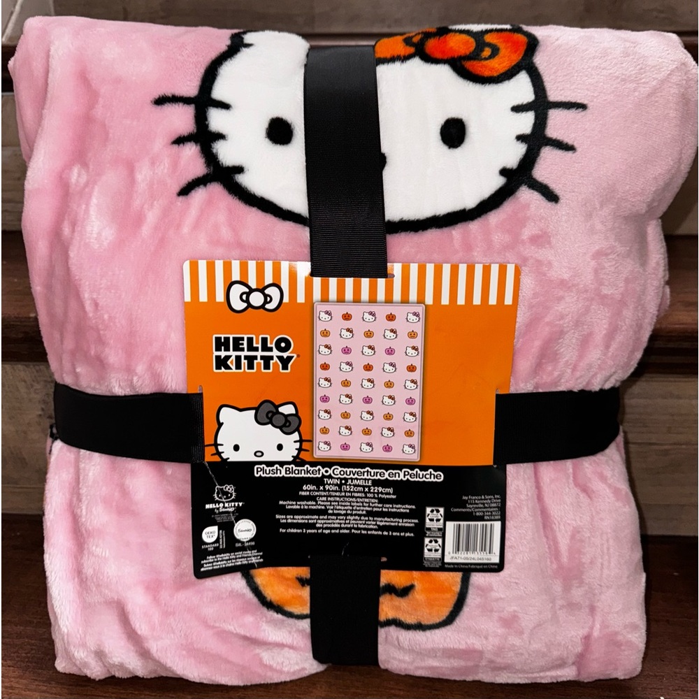 Super Cute 🥰 Hello Kitty Plush Blanket Twin Size 60inx90in - NEW